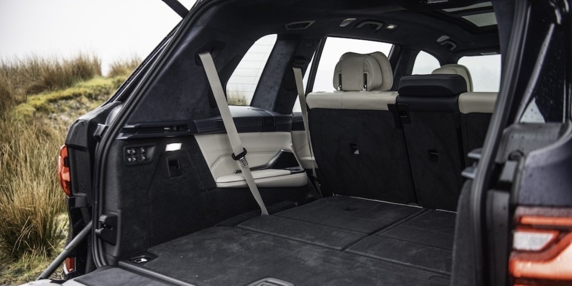 New BMW X7 boot space