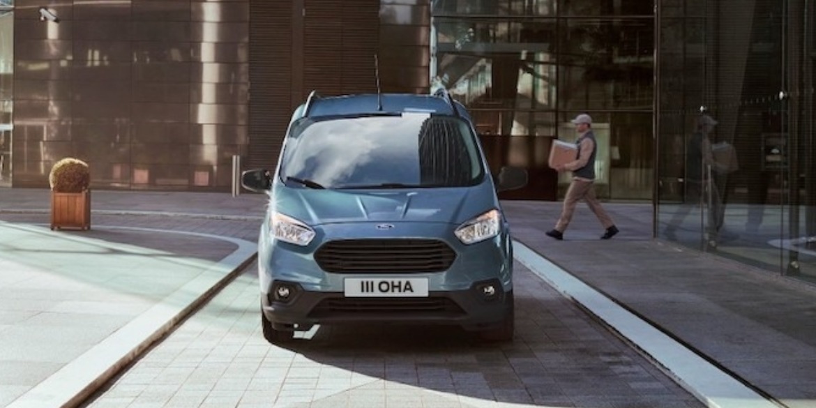 New Ford Transit Courier turning circle