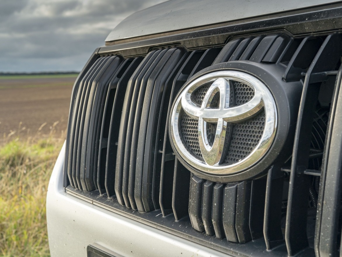 New Toyota Land Cruiser Commercial Grille