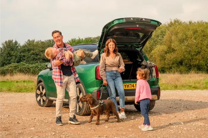 Gallery Carousel MINI Countryman Electric Block 7 01