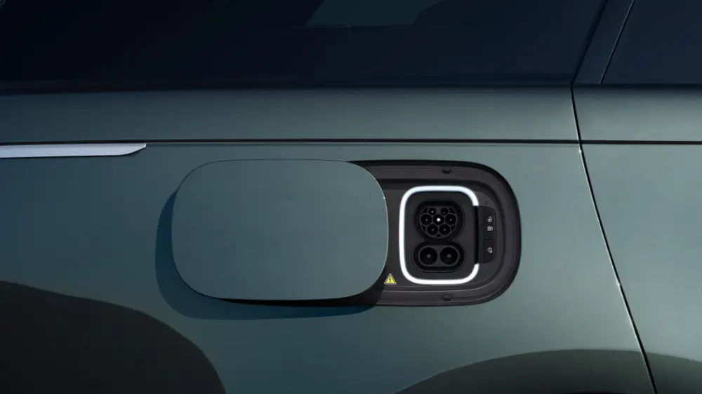 Featured Content Block Range Rover Electric Block 6