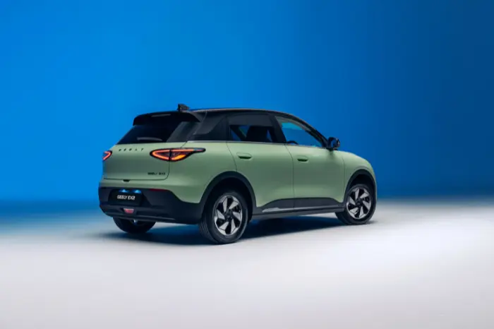 Gallery Carousel Geely EX2 Block 5 01