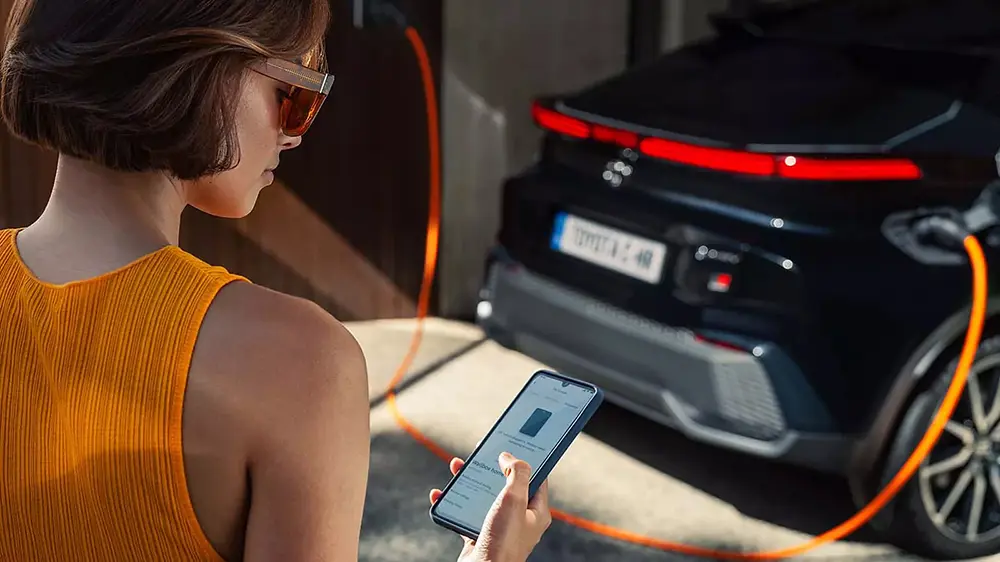 Components Featured Content Block 1000X562 Desktop Toyota New C HR 13