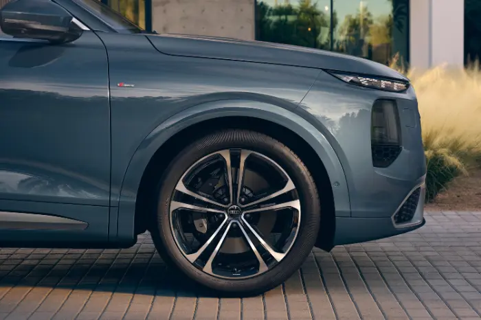 Gallery Carousel New Q7 SUV Diesel Block 5 02