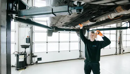 Components-CTA-Panels-531x304-Desktop-bravoautoCTA-Brake-fluid-Bubble-lifestyle-image-service-plans