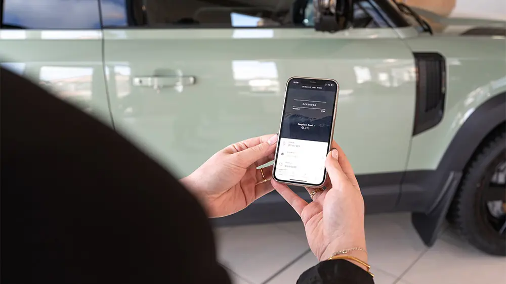 Get Connected to your Land Rover with InControl App | Connected Cars ...