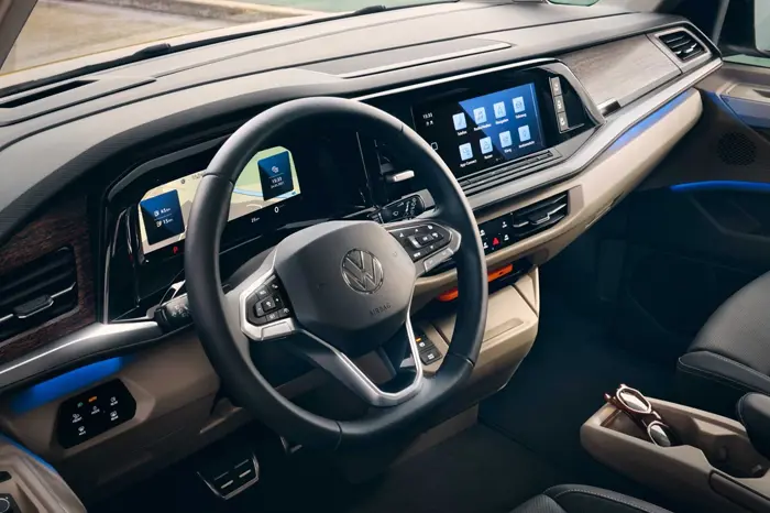 Components-Gallery-Carousel-NCMP-700x466-Desktop-VWCV-Multivan-1