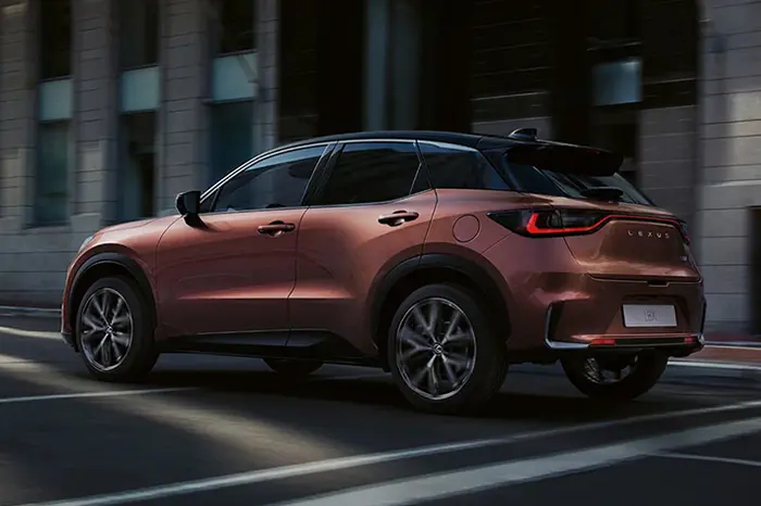 Components-Gallery-Carousel-NCMP-700x466-Desktop-Lexus-All-New-LBX-2