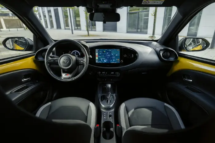 DS 2641 Components Gallery Carousel GT Sport 03 Gallery Carousel 700X466