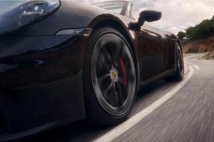 Gallery Carousel 911 Carrera Cabriolet Block 5 01