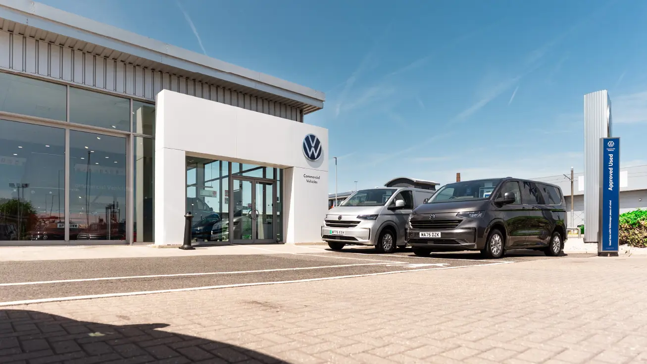 DS 3640 Volkswagen CV Manchester Van Rental Assets Promo Scrolling Banner Desktop 1000X562