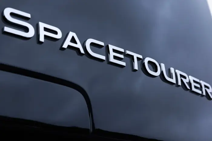 Gallery Carousel Spacetourer Block 5 02
