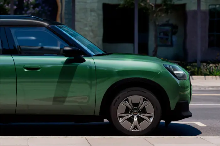 Gallery Carousel MINI Countryman Electric Block 5 02