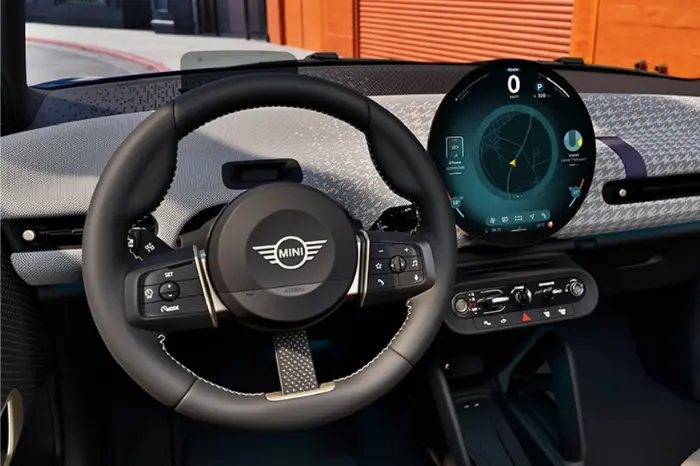 Gallery Carousel All Electric MINI Cooper Block 7 02