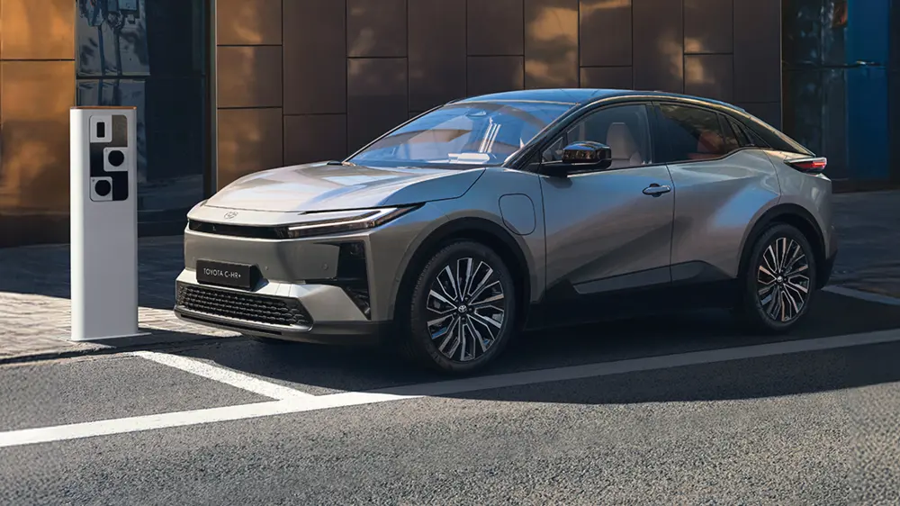 DS 1997 Toyota C HR+ Scroll Banner 1000X562 (2)