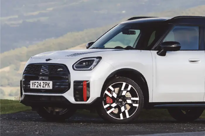 Gallery Carousel MINI Cooper Countryman Block 5 03