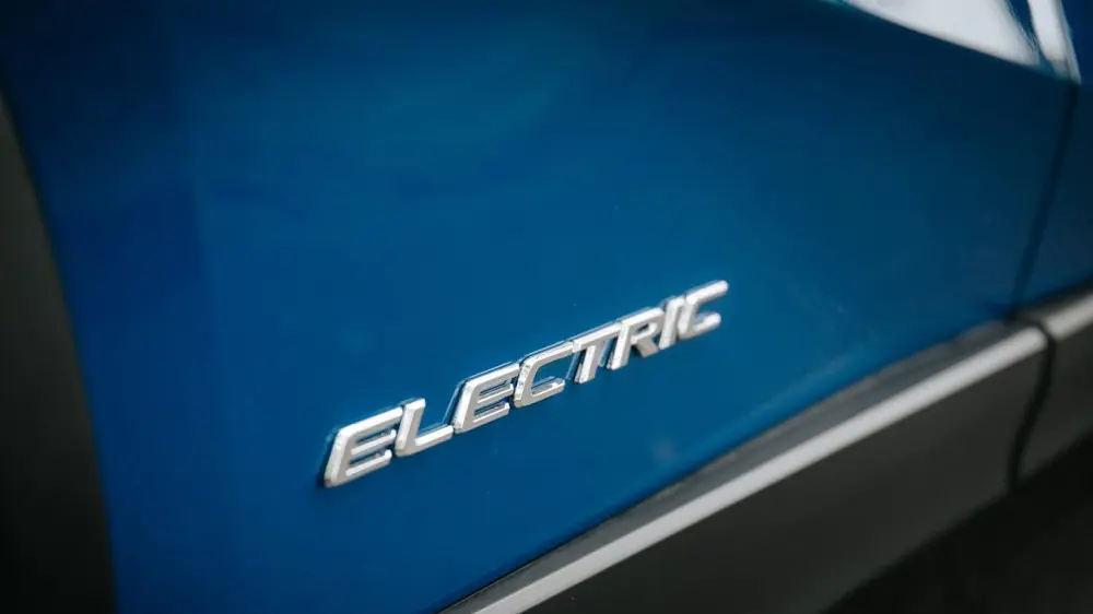 Lexus-UXe-BC2-1000x562