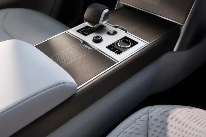 Gallery Carousel Range Rover Electric Block 7 02