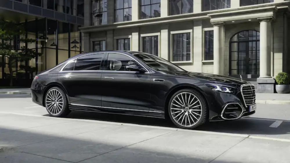 Featured Content Block S Class Saloon Block 2