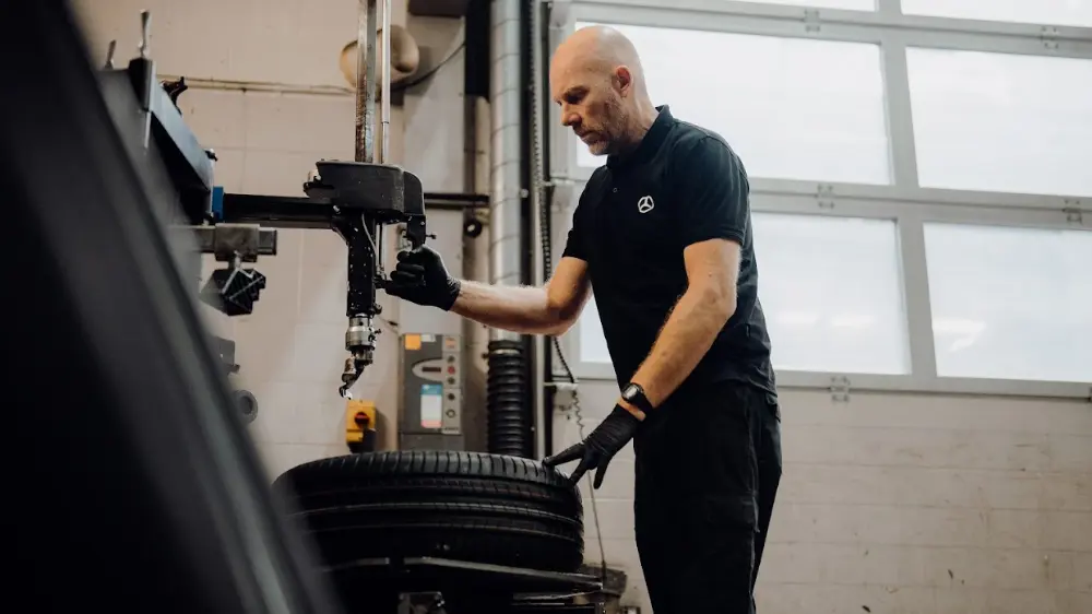 Tyres Technician Fitting