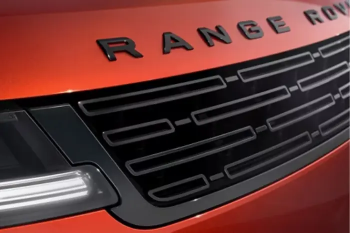 Gallery Carousel Range Rover Sport Block 7 01