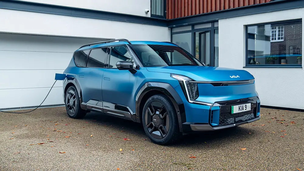 Components Featured Block Content 1000X562 Desktop Kia EV9 Lifestyle 23