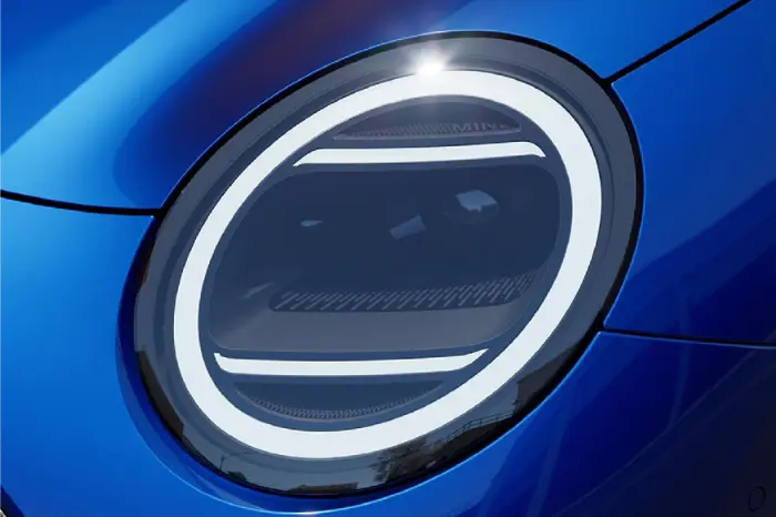 Gallery Carousel All Electric MINI Cooper Block 5 02