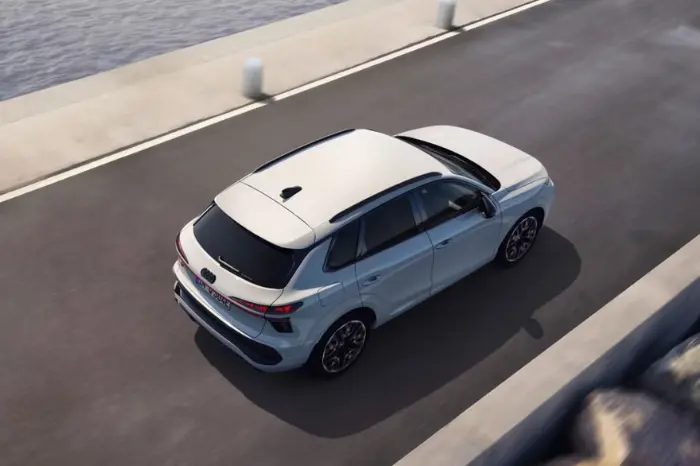 Gallery Carousel Audi Q3 E Hyrbid Lifestyle 1