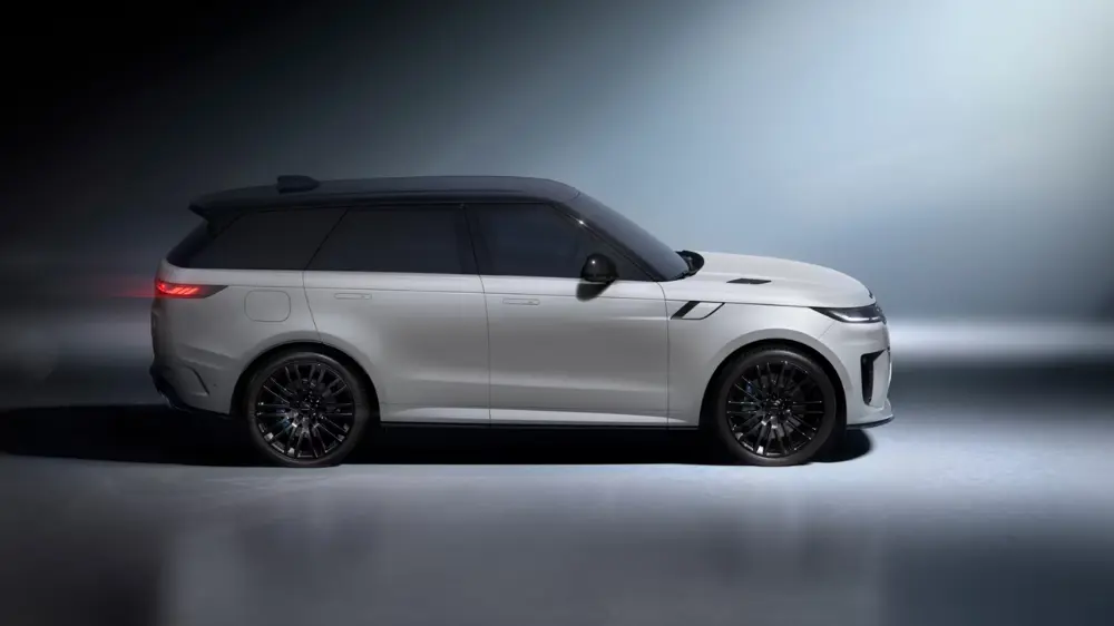 Featured Content Block Range Rover Sport SV Block 4 01