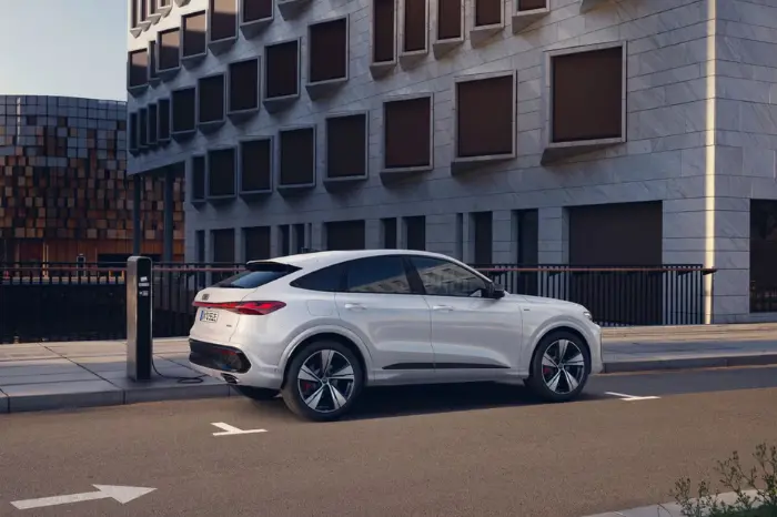 Gallery Carousel Q5 Sportback E Hybrid Block 5 02