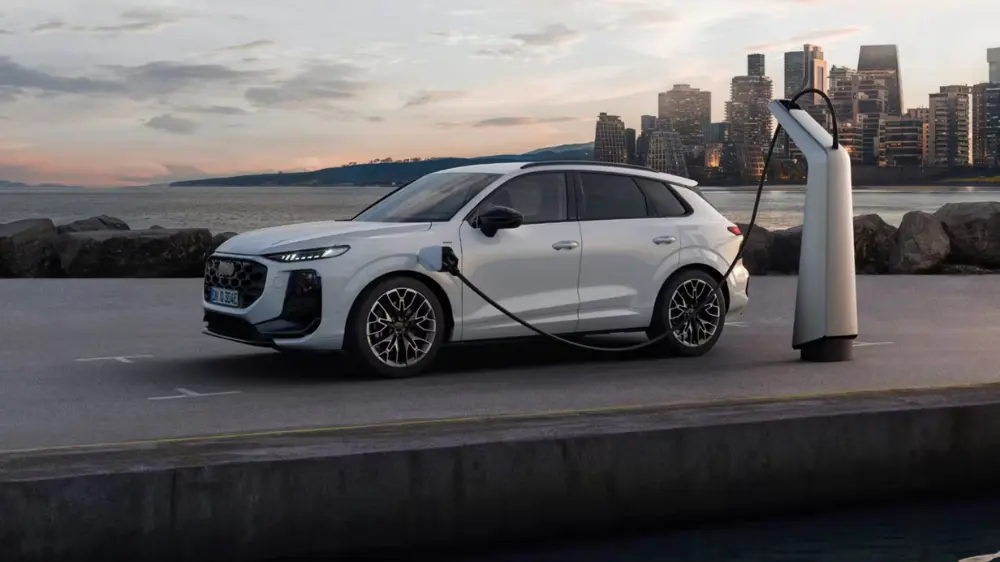 Audi Q3 1000 X 562 Px Lifestyle 2 Image