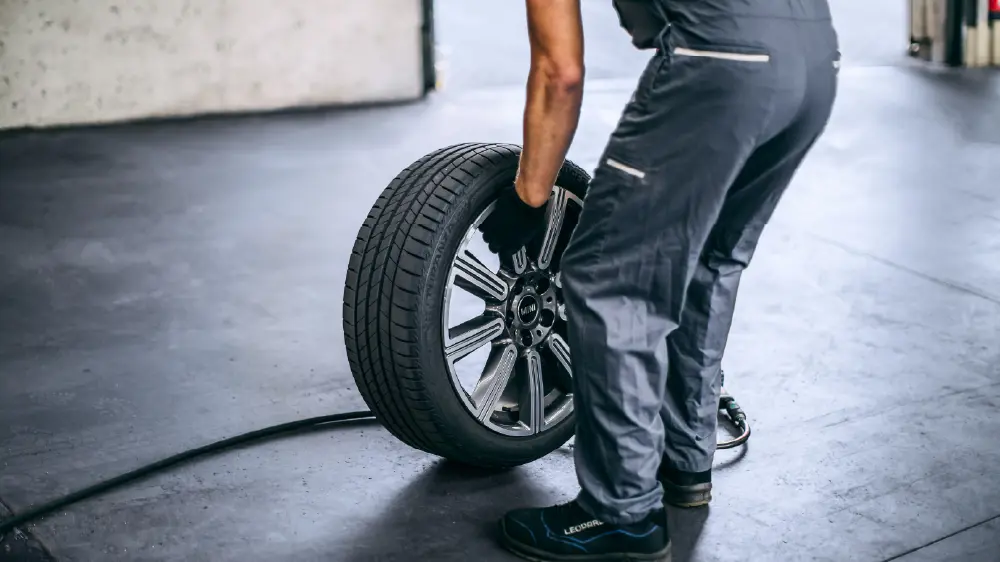 DS 2992 MINI Aftersales Web Assets 02 Promo Scrolling Banner 1000X562 Desktop