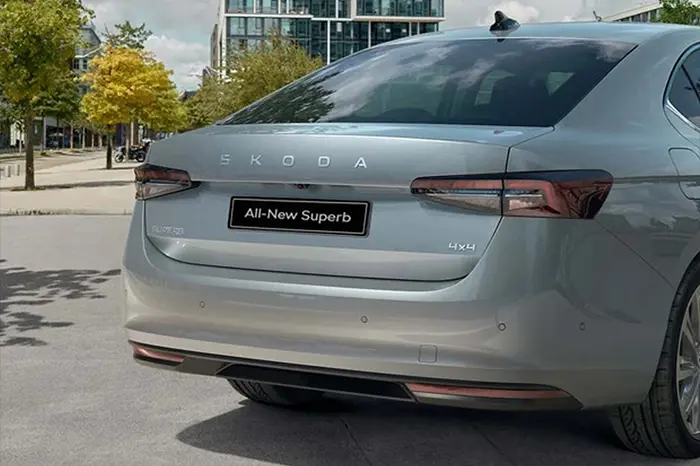 Skoda Components Gallery Carousel NCMP 700X466 Superb 3