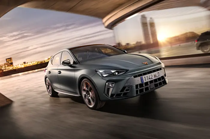 CUPRA Leon PA Driving Front (1)