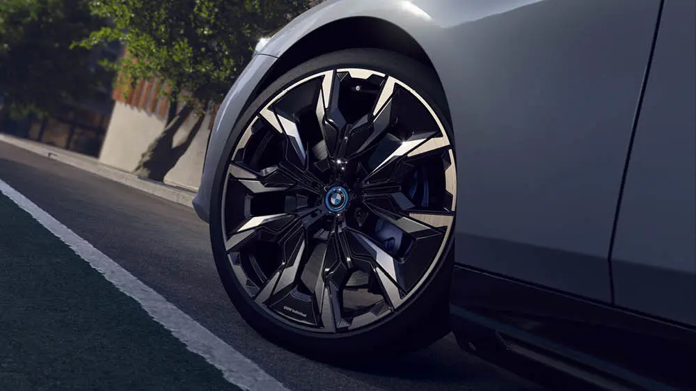 1711421252 Q4 2024 BMW Wheelalignment Image2