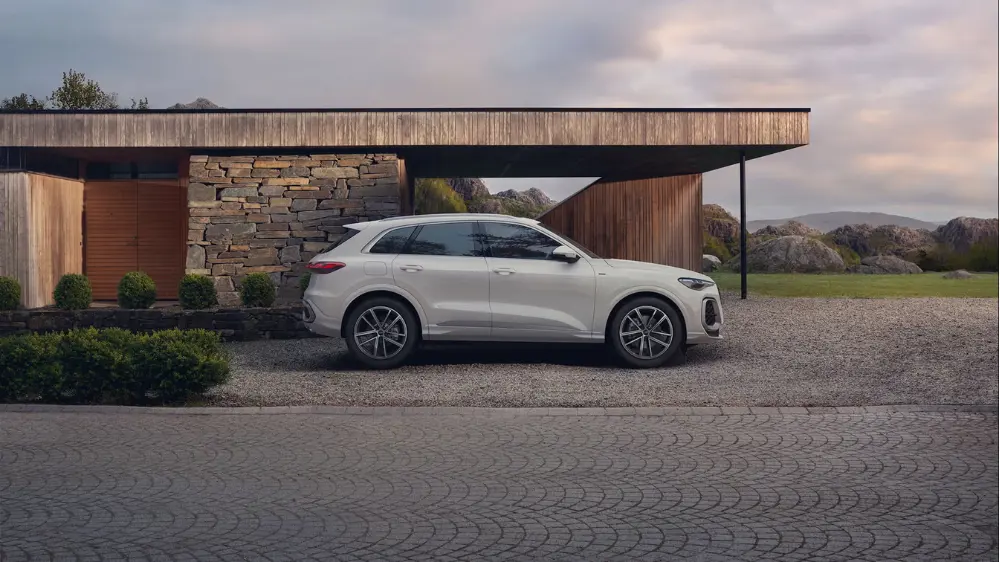 Featured Content Block Q5 SUV E Hybrid Block 2